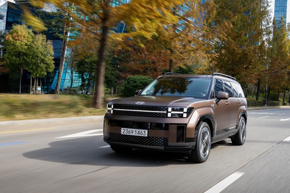 Exterior View Of 2024 Hyundai Santa Fe in Tallahassee