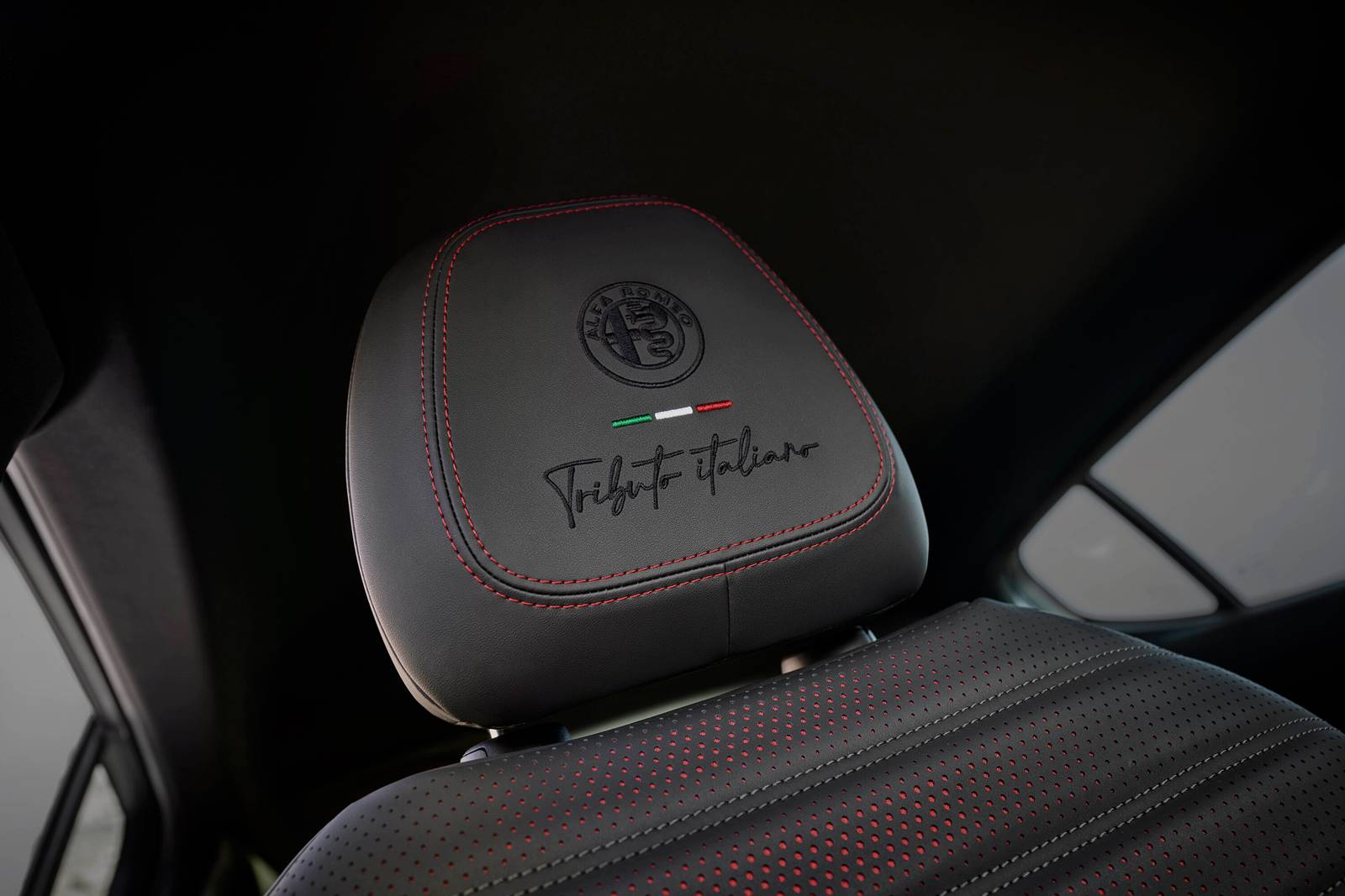 Research The 2025 Alfa Romeo Tonale in Los Angeles