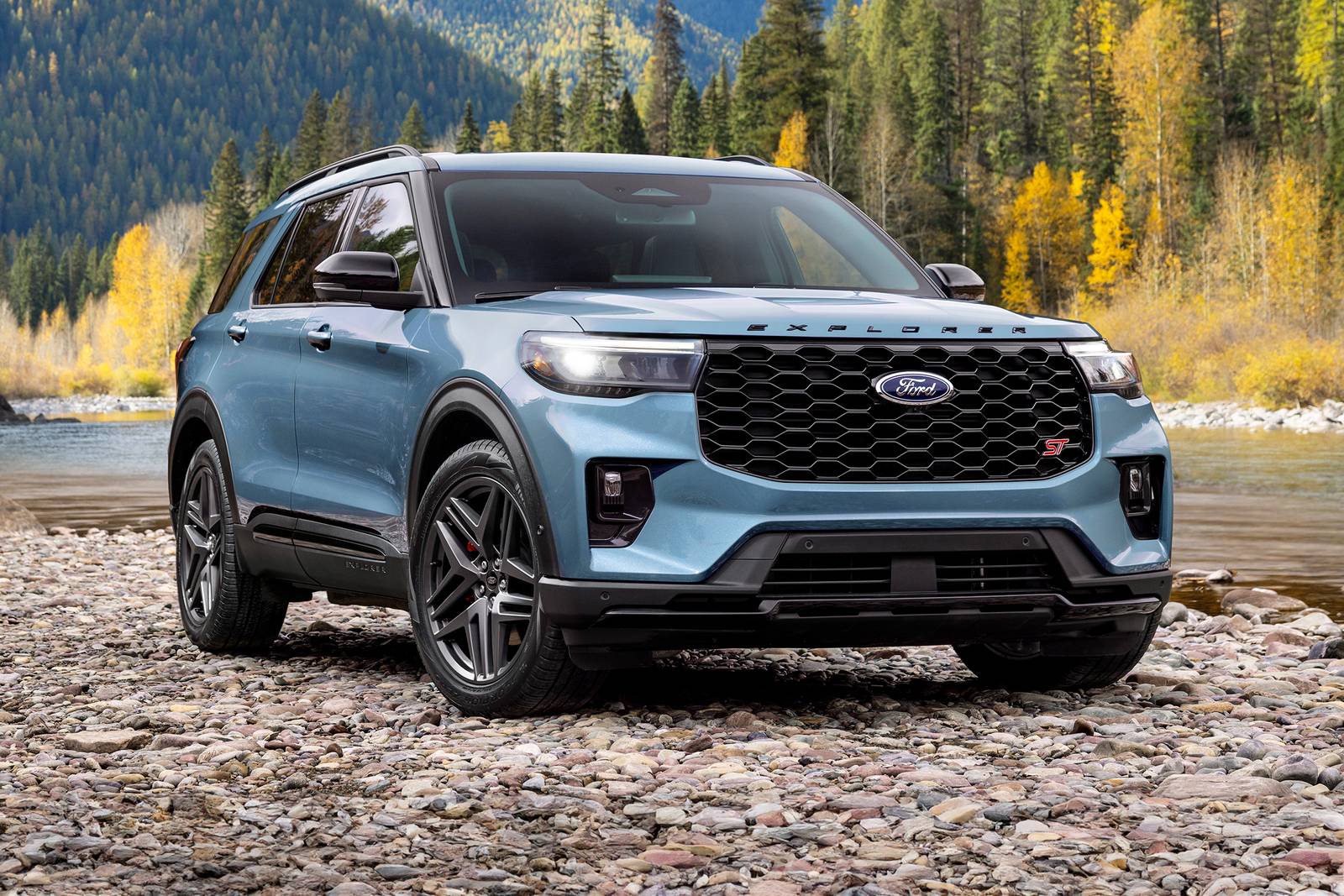 Ford Explorer ST Sport-Tuned Suspension in Action