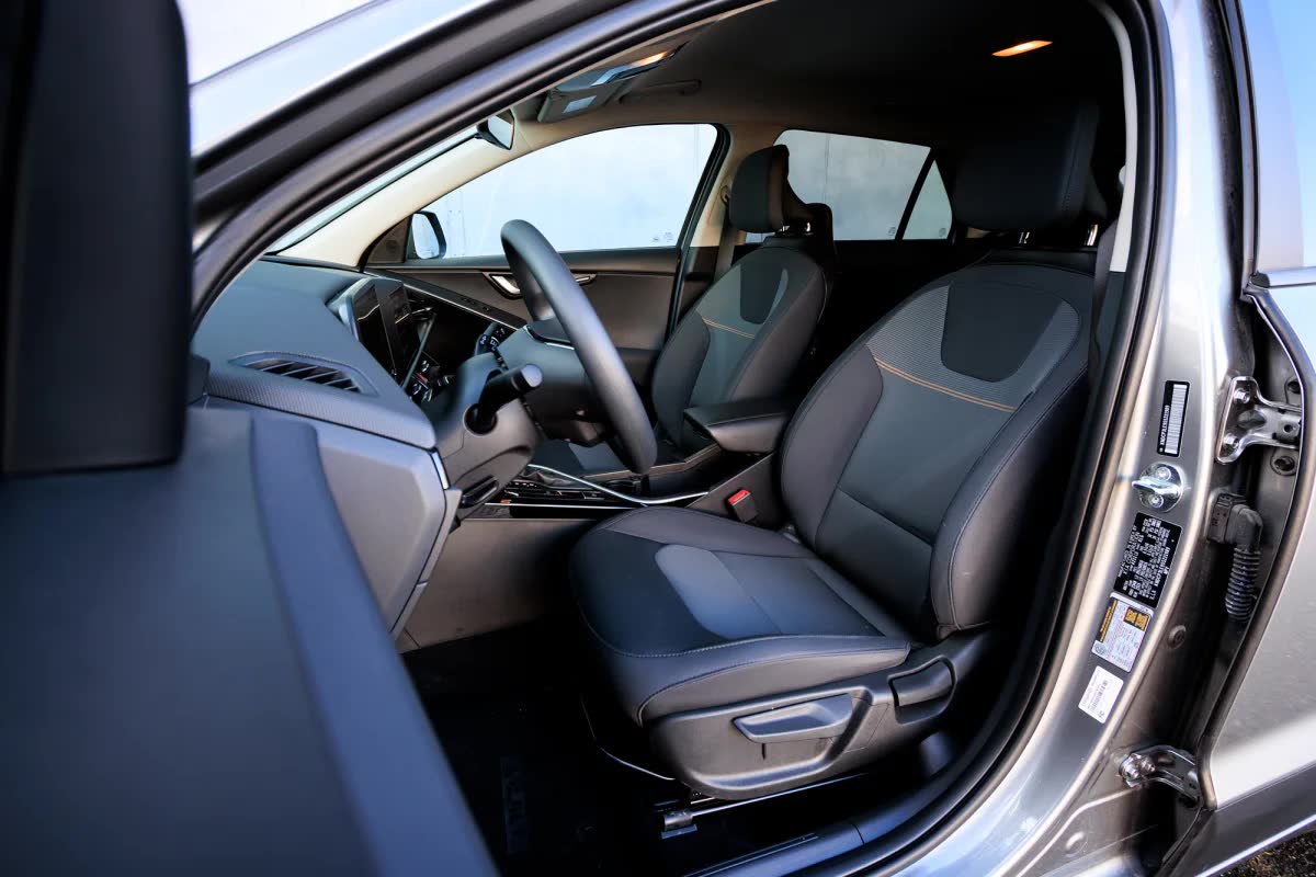Research The 2026 Kia Niro Hybrid in Orlando